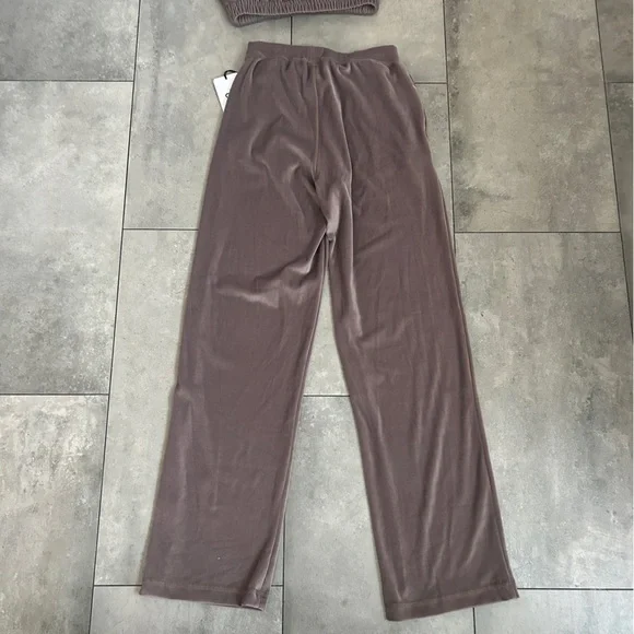 NEW Alo hot cocoa velour glimmer wide leg pant and scoop neck bra set XXS/XS - Picture 10 of 12